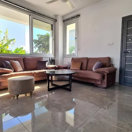 Villa Villa, Swimming Pool, Bbq Grill, 3 Bedrooms, Near Beach *
