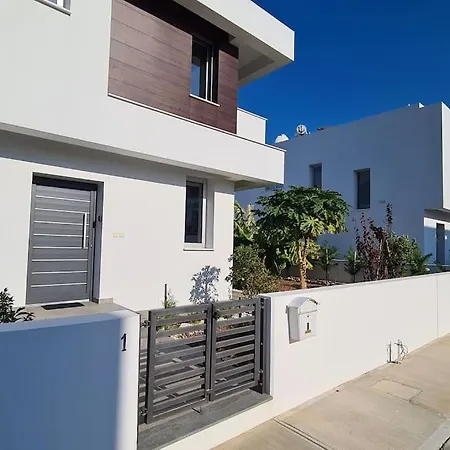 Villa Villa, Swimming Pool, Bbq Grill, 3 Bedrooms, Near Beach Protaras
